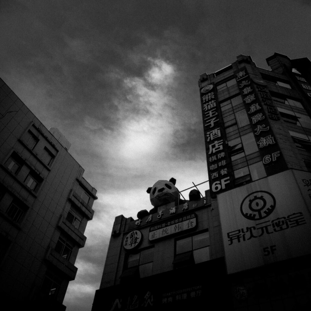 Street Photography with the GH5. Early hours in Chengdu.