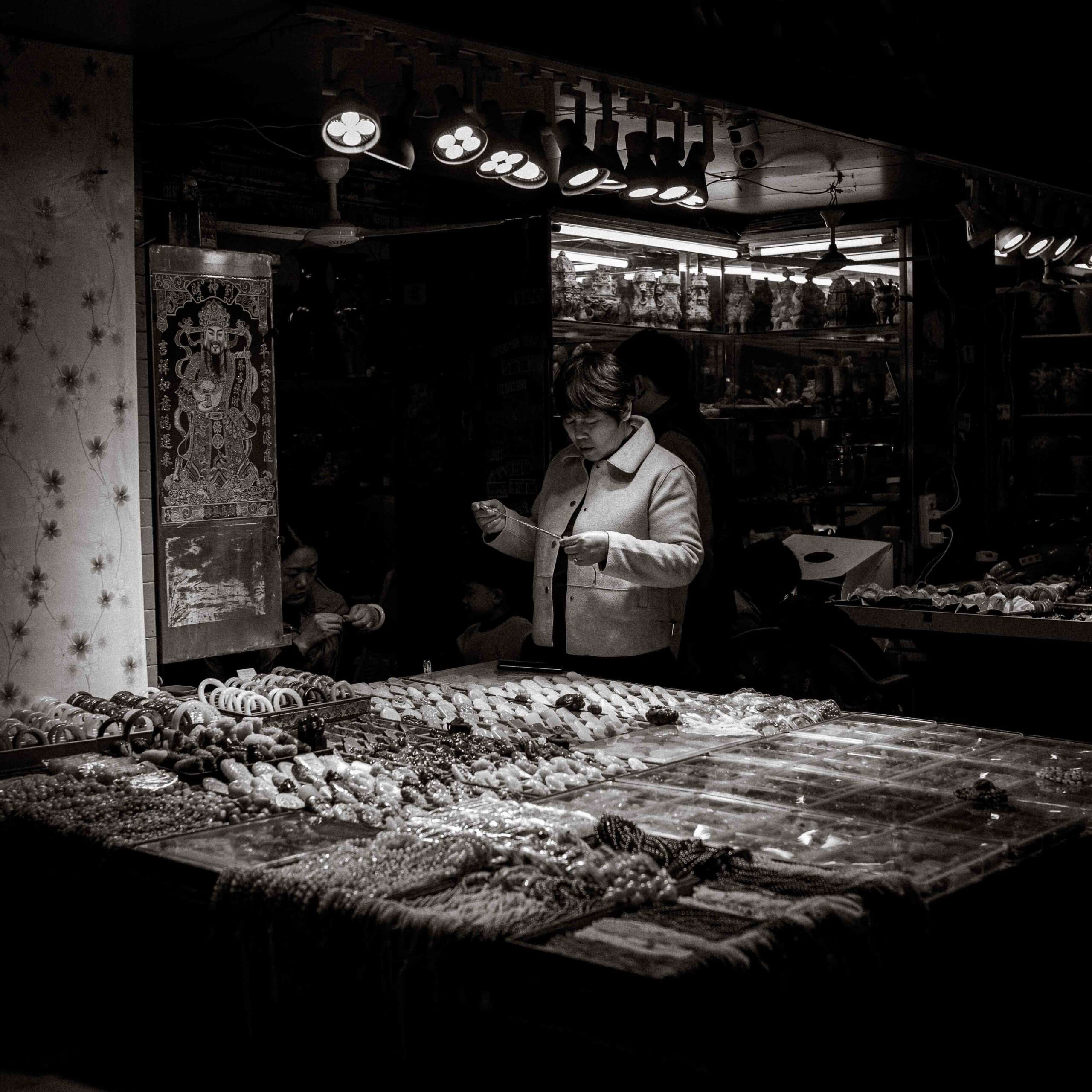 Street Photography with the Nikon ZF – A Guangzhou Flea Market